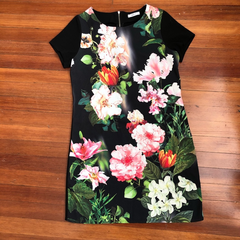 Floral shift dress